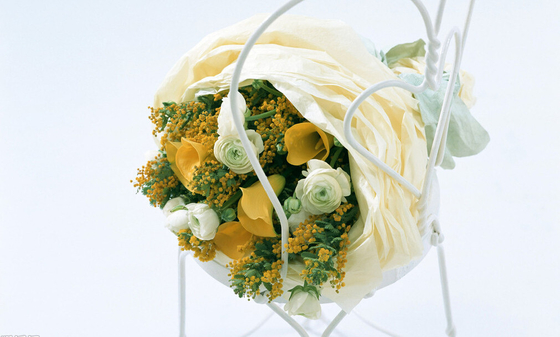 Лист упаковки цветка подарка свадьбы красочным Не-сплетенный рукавом бумажный создавая программу-оболочку
